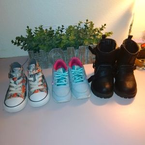 Selling 3 pairs of toddler size 7 shoes